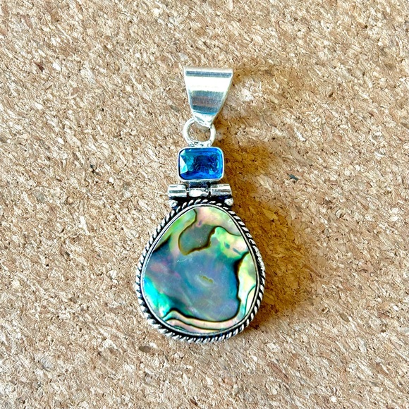 Abalone and Blue Quartz Pendant in 925 Silver - Picture 2 of 6